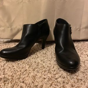 Liz Claiborne Black Low Ankle Booties